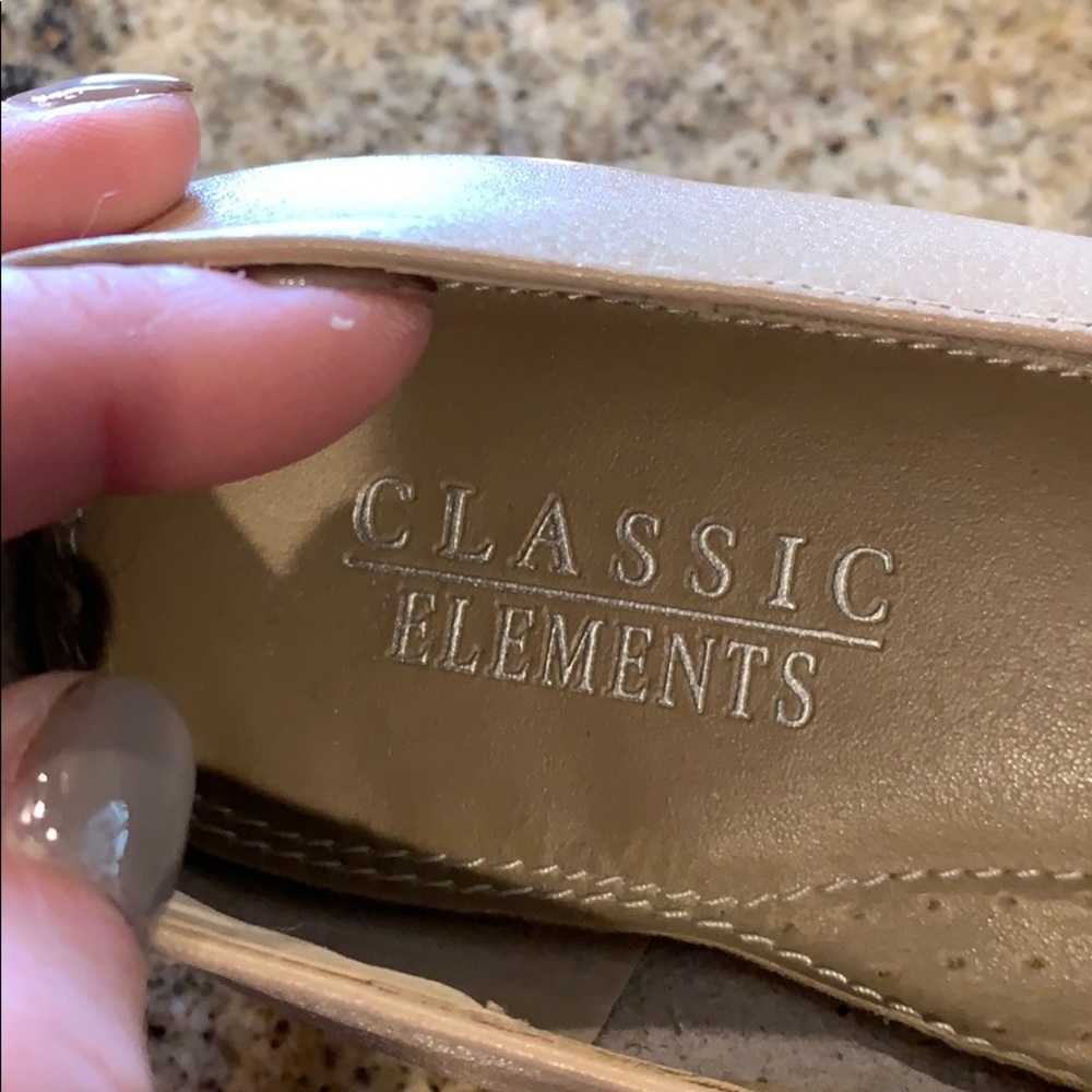 Nwot Classic Elements Loafers - image 3